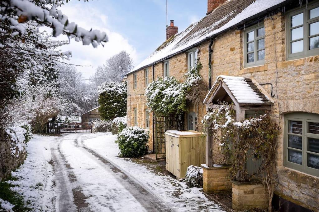 Charming 17Th Century Cotswold Cottage Adlestrop エクステリア 写真