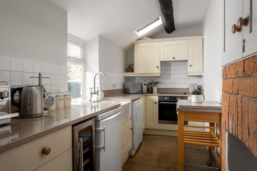Charming 17Th Century Cotswold Cottage Adlestrop エクステリア 写真