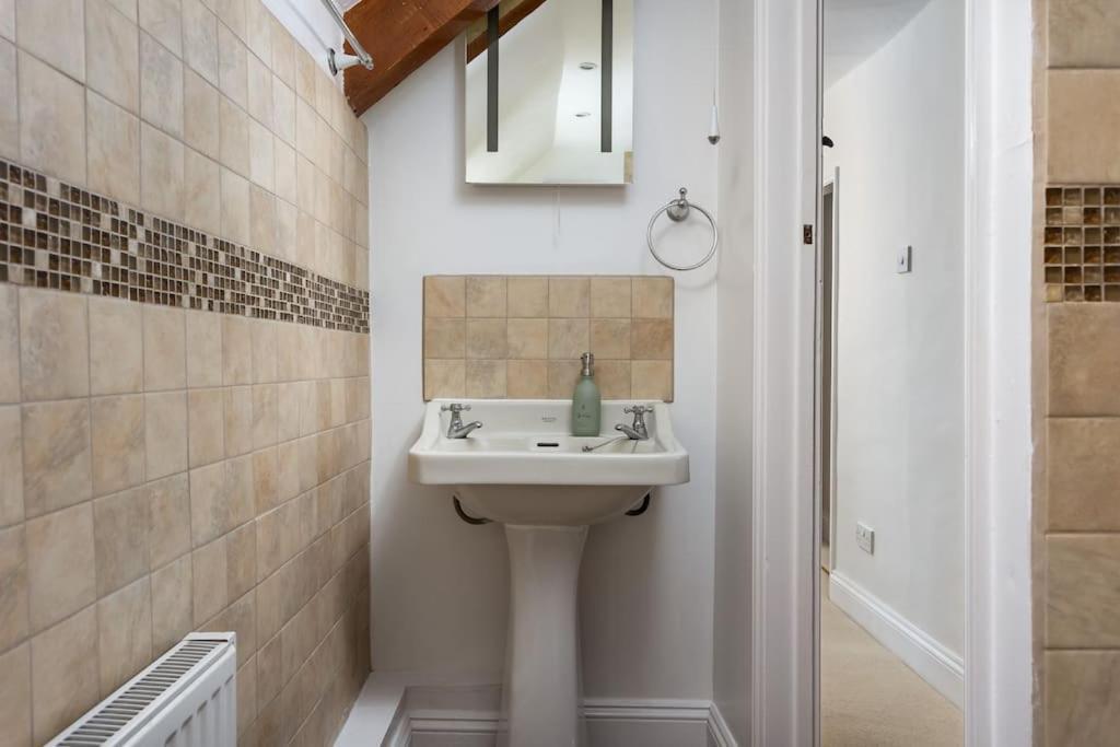 Charming 17Th Century Cotswold Cottage Adlestrop エクステリア 写真