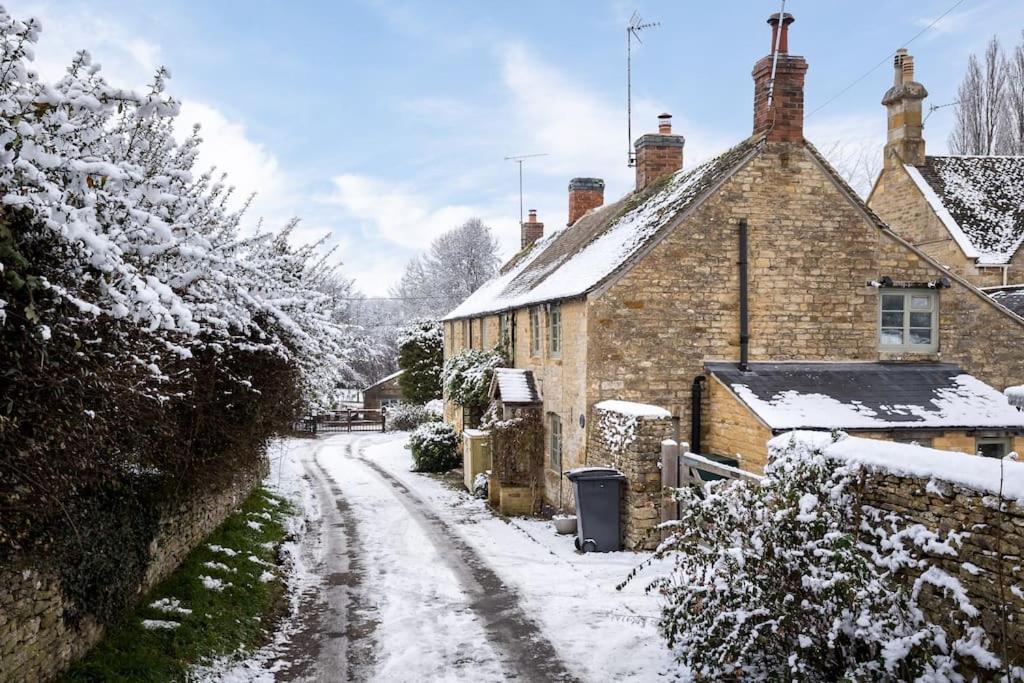 Charming 17Th Century Cotswold Cottage Adlestrop エクステリア 写真