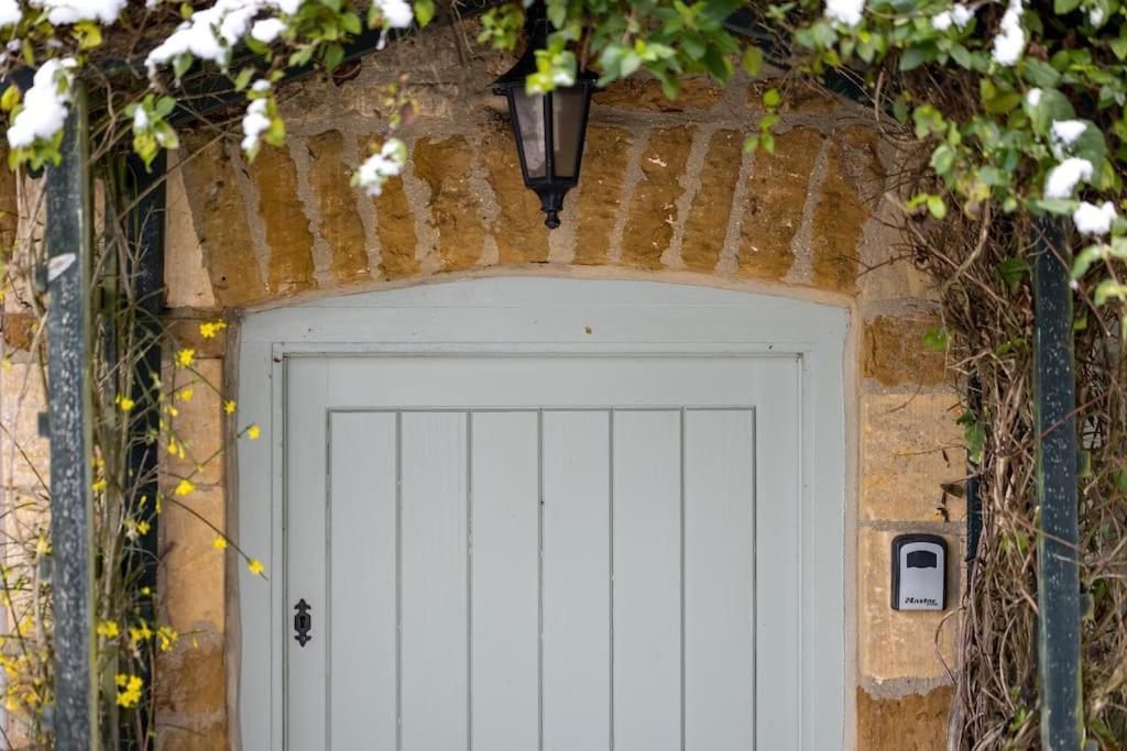 Charming 17Th Century Cotswold Cottage Adlestrop エクステリア 写真