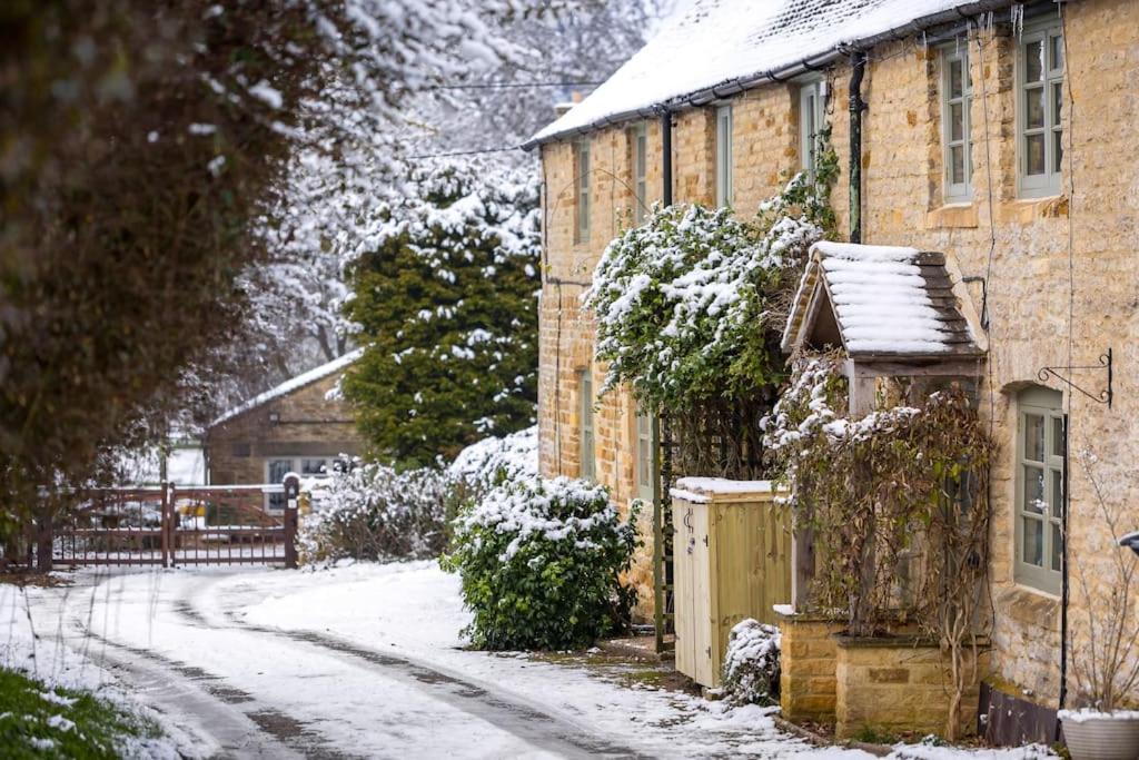 Charming 17Th Century Cotswold Cottage Adlestrop エクステリア 写真