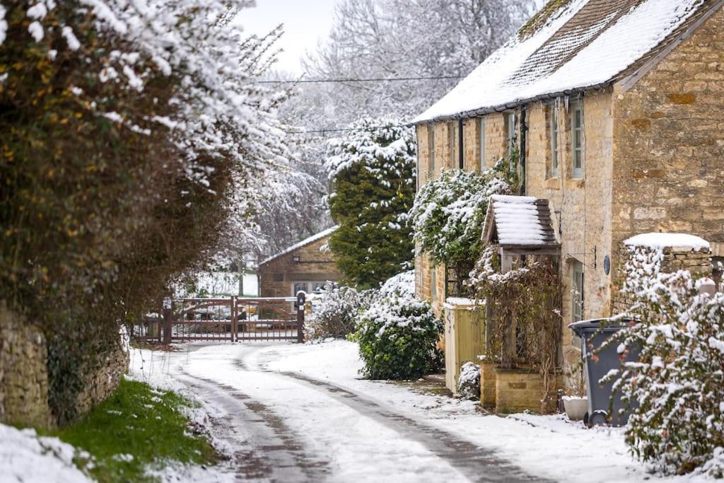 Charming 17Th Century Cotswold Cottage Adlestrop エクステリア 写真
