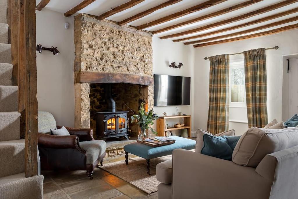 Charming 17Th Century Cotswold Cottage Adlestrop エクステリア 写真